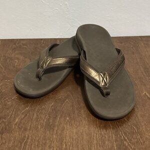 Vionic Tide II Flip Flops Gunmetal Orthotic Sandals Womens 7 Bronze / Brown